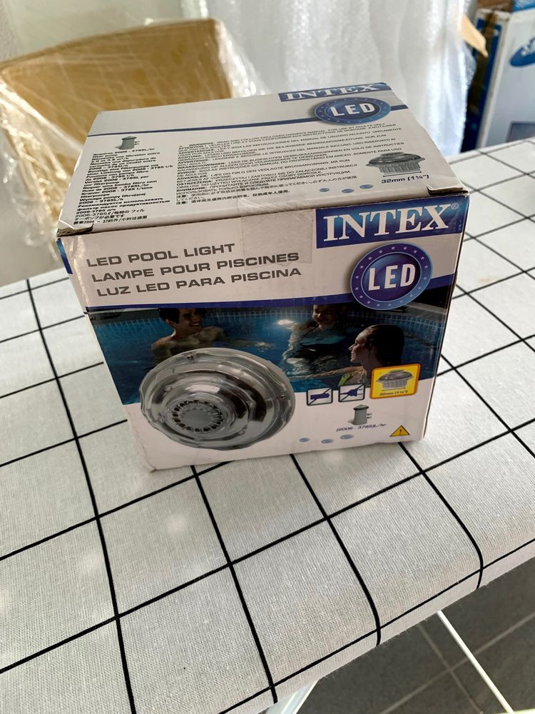 Luz hidráulica para piscina INTEX