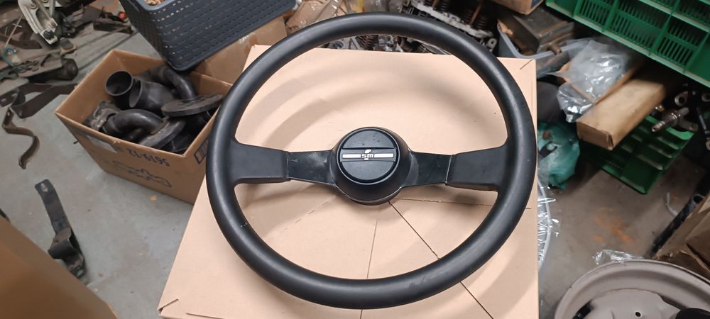 Fiat 126p kierownica nowa oryginalna FSM kompletna