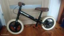 Rowerek biegowy b'twin runride 520