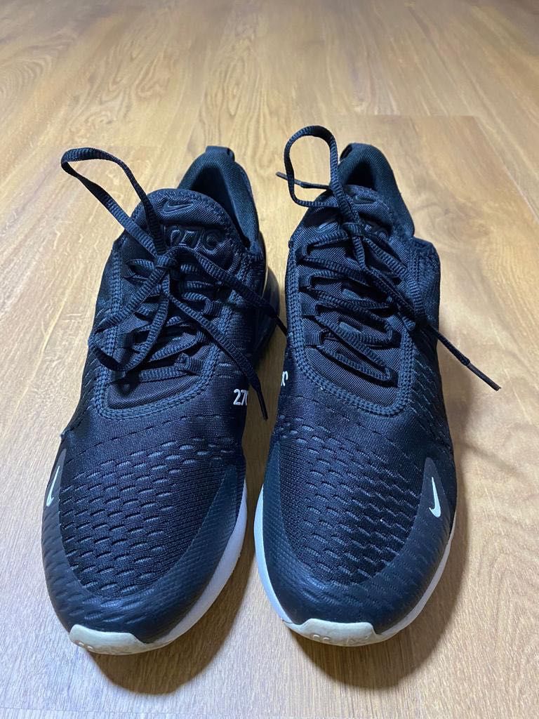 Tenis Nike Air 270 Preto & Branco