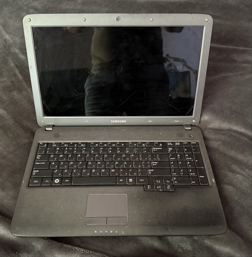 Ноутбук Samsung NP-R528-DA07UA