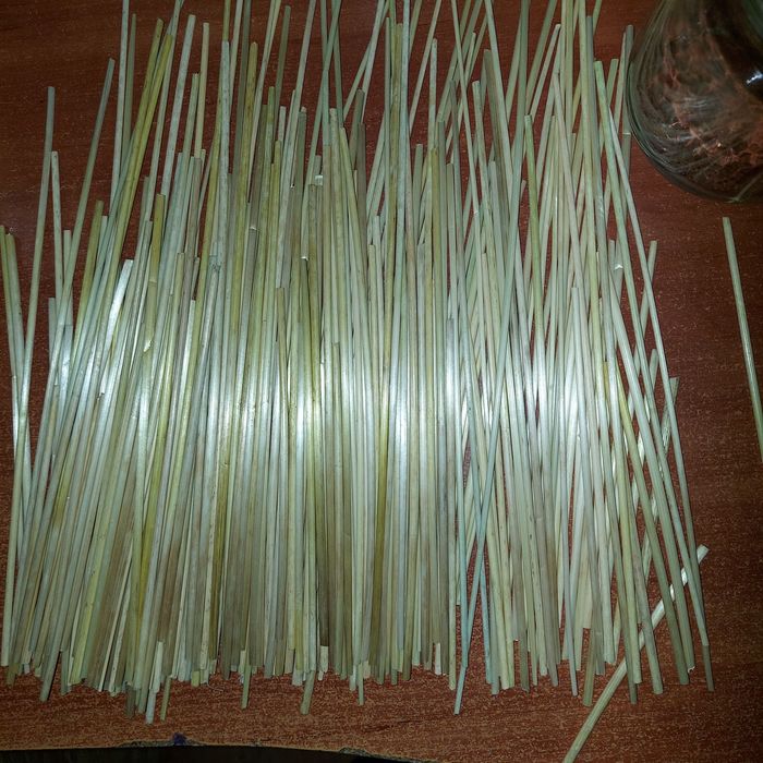 Солома на павуки, ангелики, різдв'яну зірку.