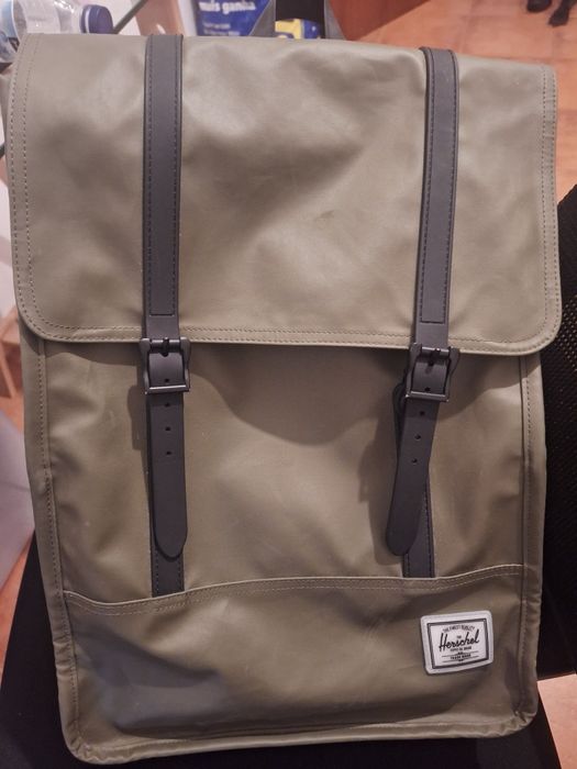 Vendo mochila Herschel impermeavel