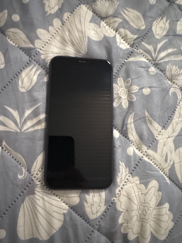 Iphone 11 com carregador
