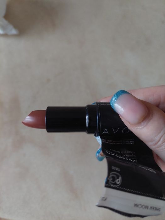 Губная помада для Нее