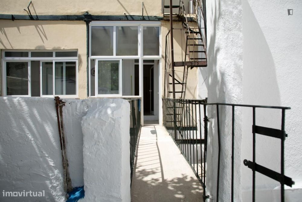 Quarto - localizado em Saldanha Lisbon