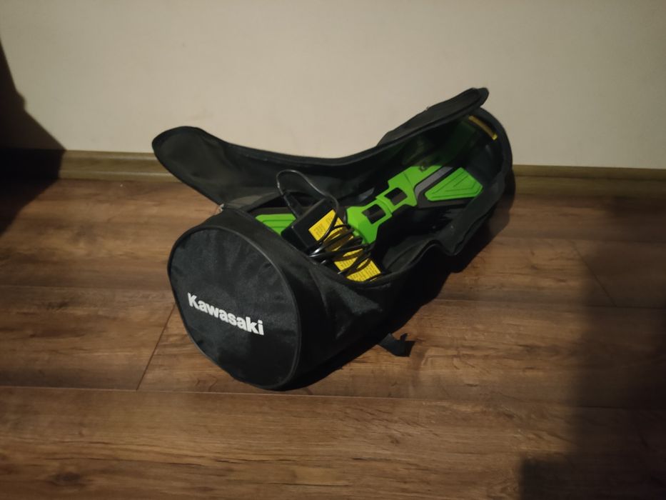 Deska elektryczna hoverboard kawasaki
Kolor: zielono-czarna
Stan: bar