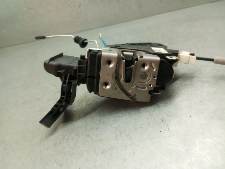 Fechadura / fecho porta frente esquerdo MERCEDES-BENZ Classe A (W176)