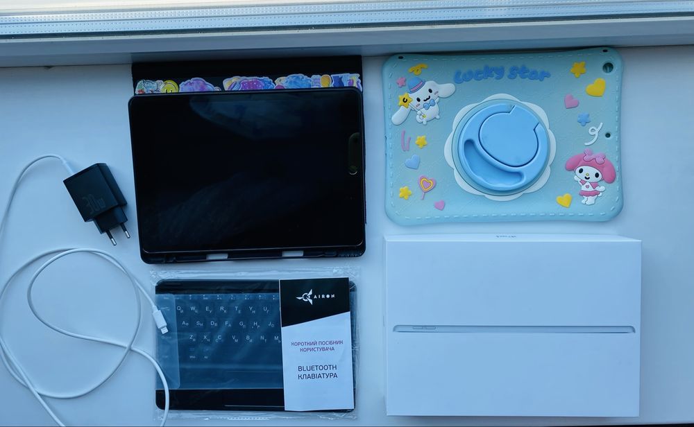 iPad 9th 2021 10.2 64gb планшет, 3 чохли, клавіатура, зарядка, коробка