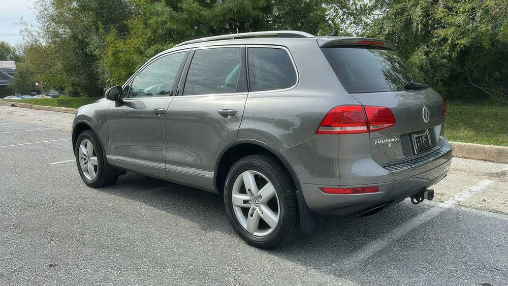 Volkswagen Touareg      2014