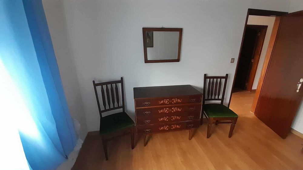Mobiliário de Quarto Vintage - Peça Única e Decorativa