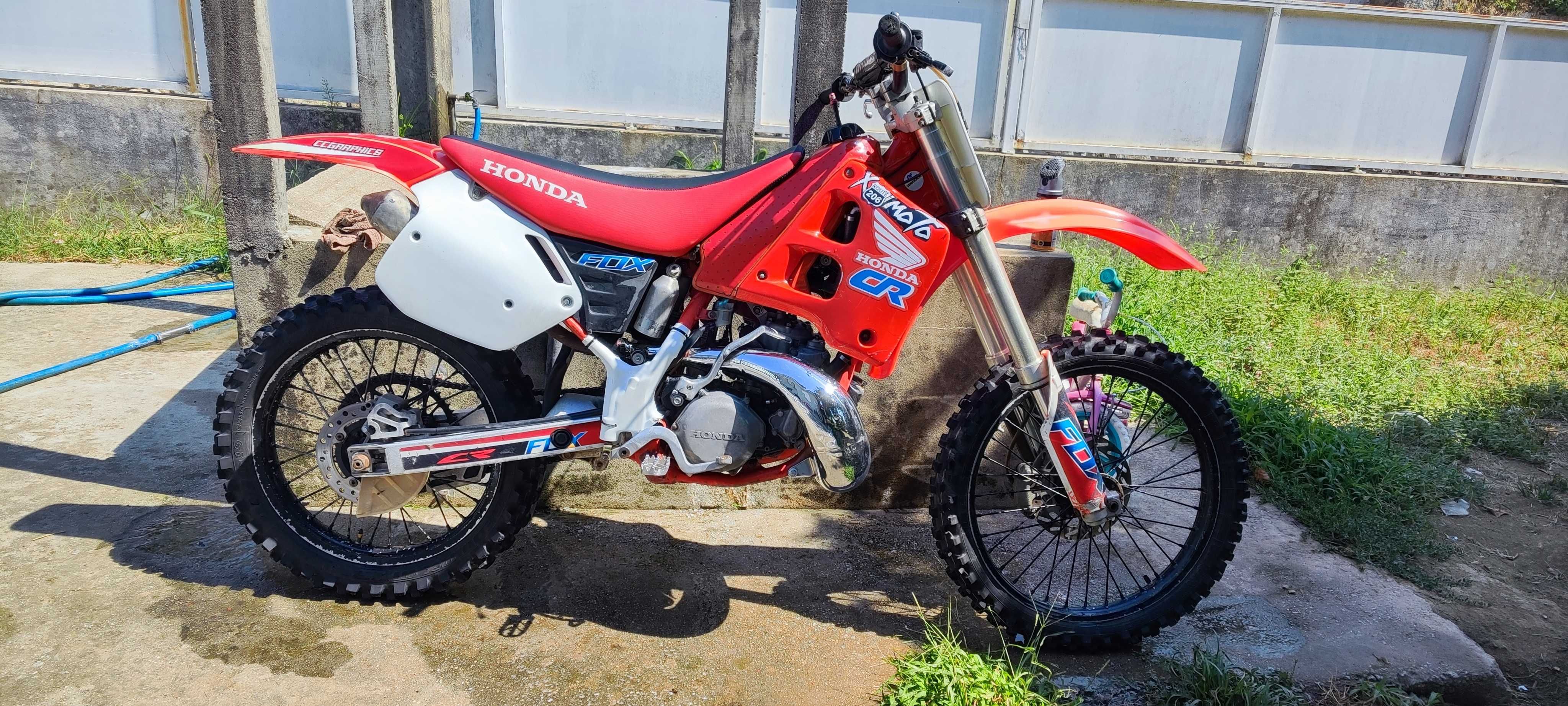 CR 250 2t de 96 pronta a andar revisão feita peneus novos