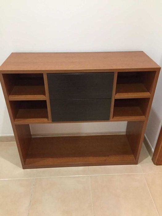 Móvel entrada em bom estado