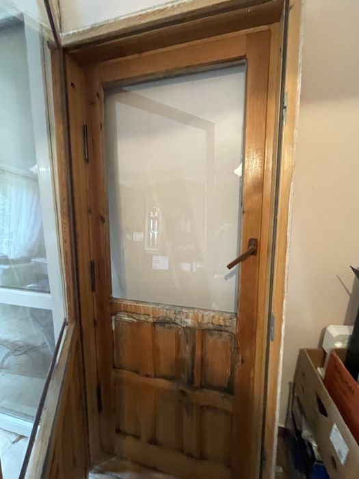 Sprzedam drzwi tarasowe drewno sosna tzw. skrzynkowe.