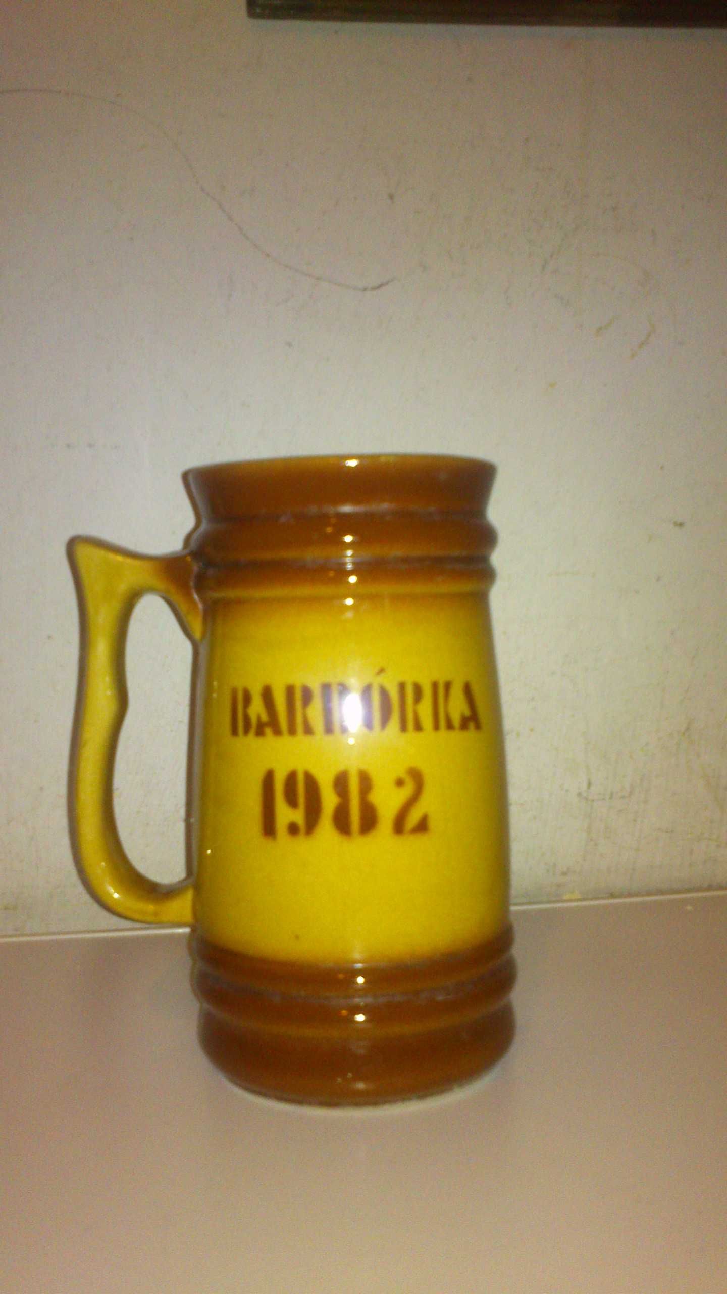 Kufel barbórkowy ,ceramiczny beżowo- brązowy 1982r Bolesławiec.