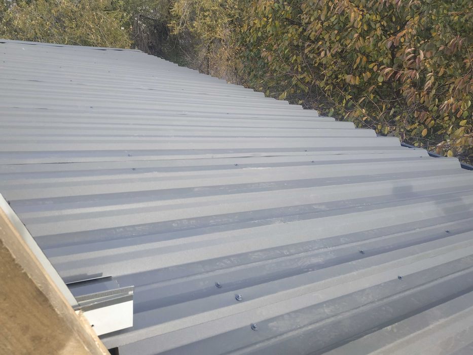 Монтаж кровли из профнастила