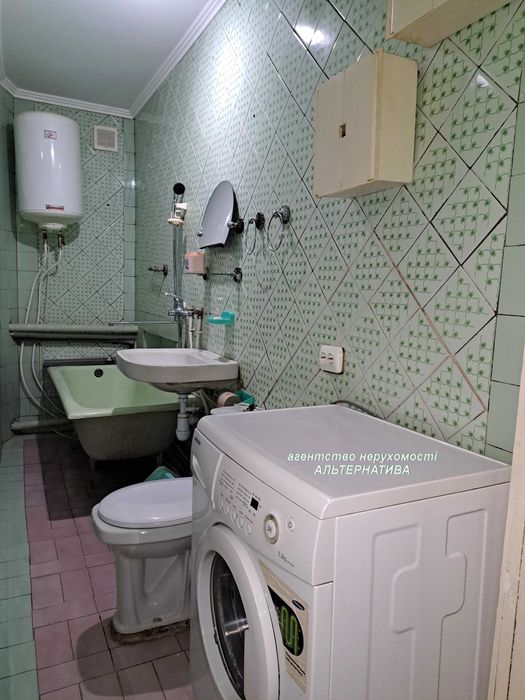 1/2 будинку, 70м2. Побут техніка, меблі. Заїзд для авто. р-н 10 школи