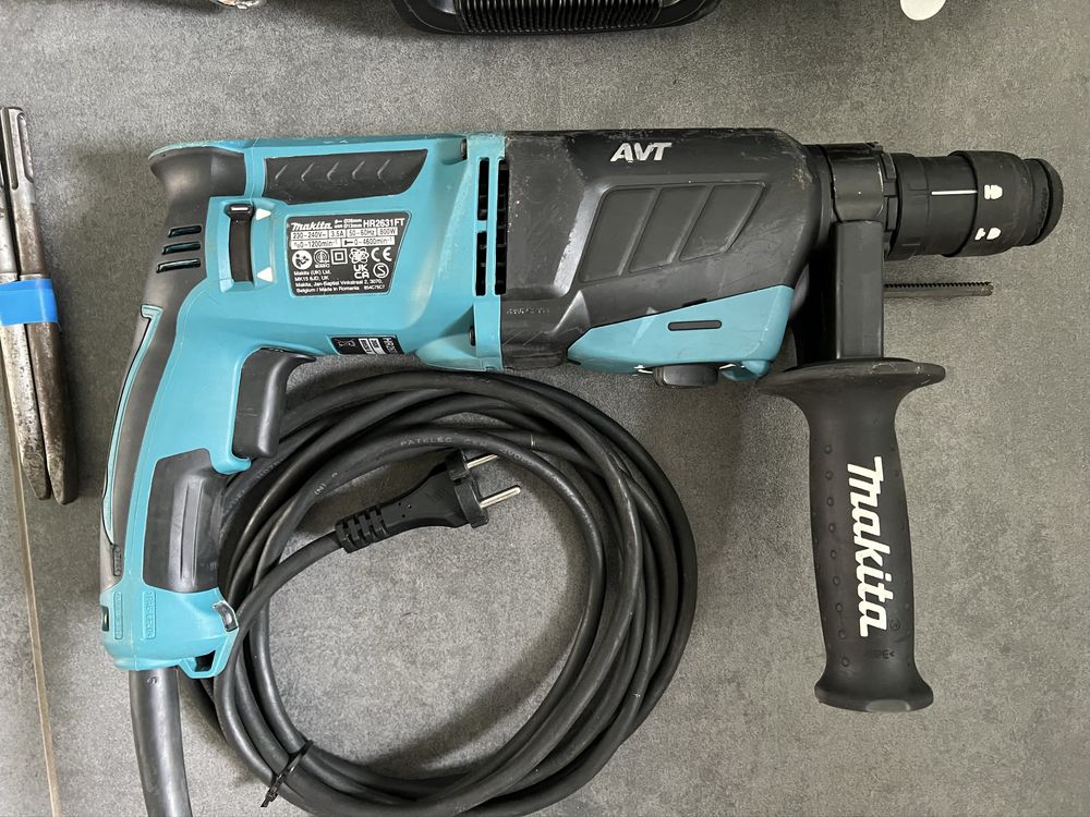 Перфоратор Makita HR 2631 FT