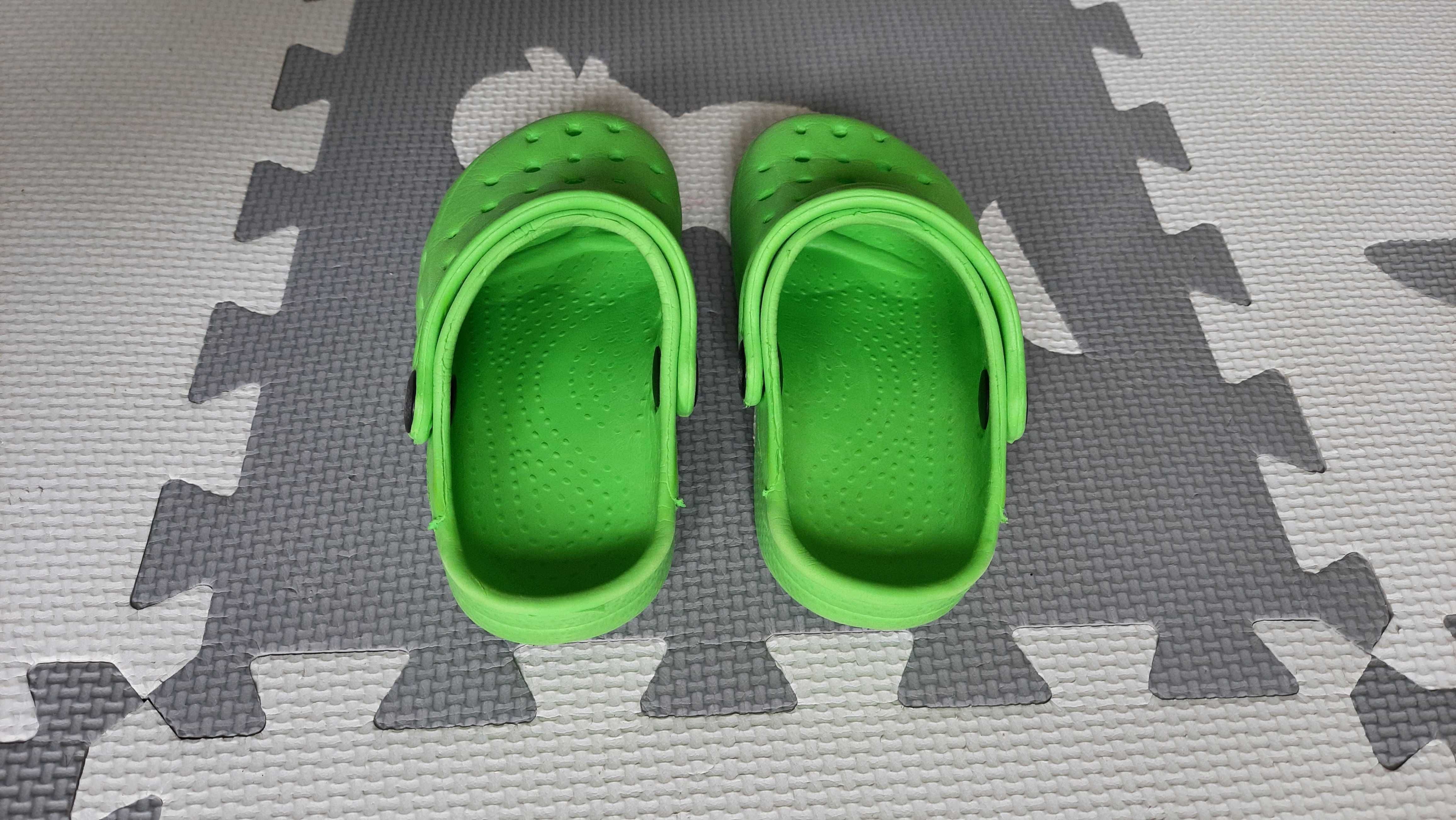 Klapki na basen r. 25 (16 cm)