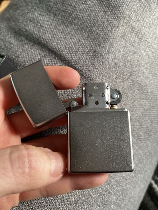 zapalniczka Zippo Street Chrome