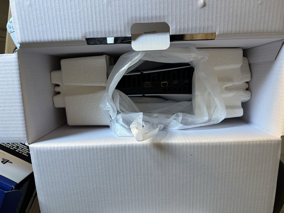 Konsola PS5 slim 1TB z napędem 2 pady