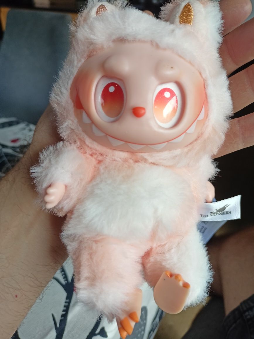 Labubu pluszowe 3 generacji 18cm