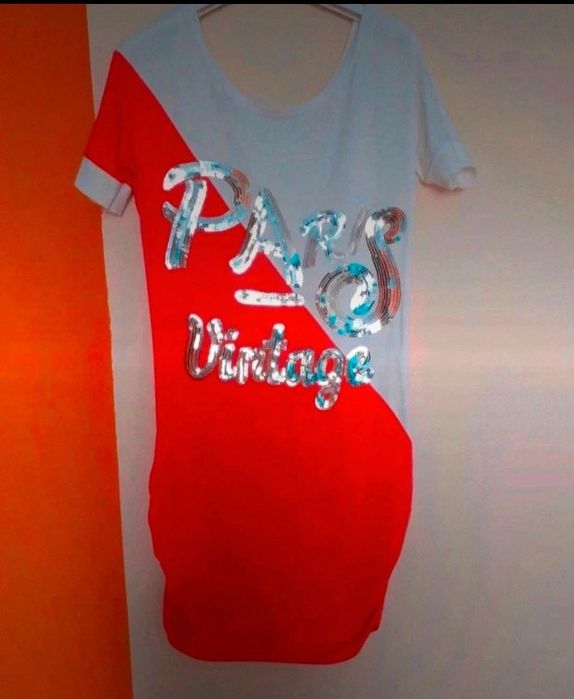 Tunika z błyszczącym napisem