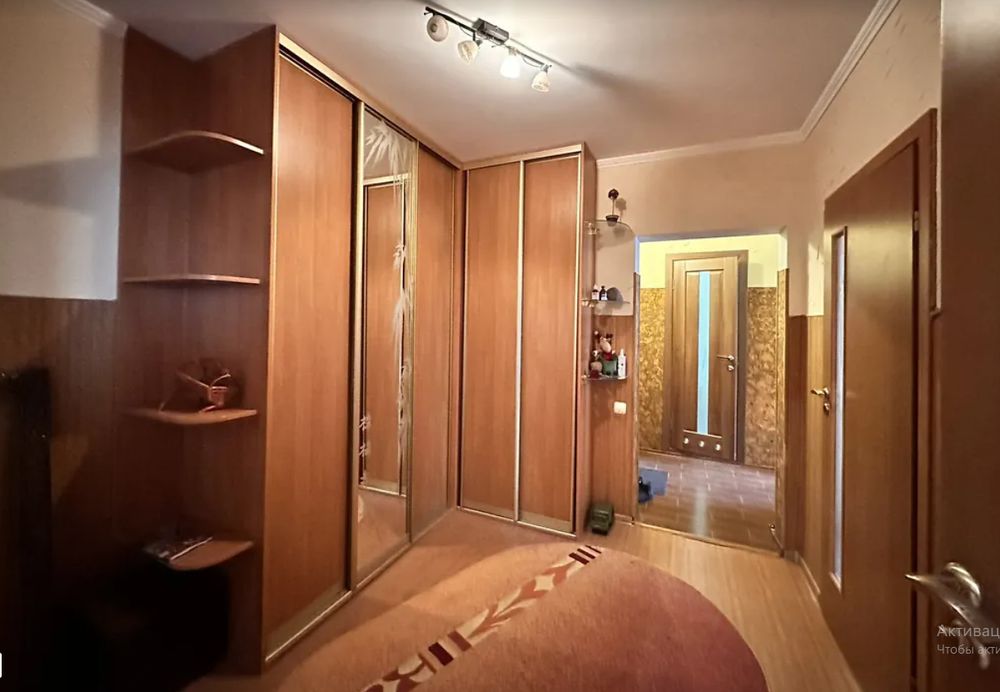 Простора 3-кімнатна квартира у центрі Хмельницького