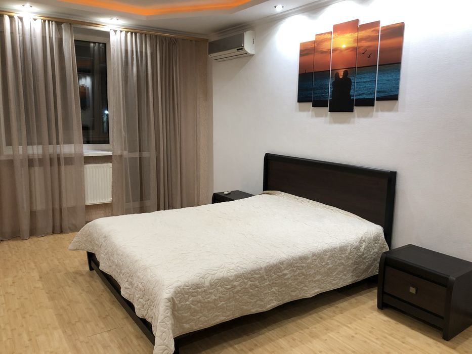 Длительно (год и более) 2х ком.квартира в р-не Монолита; газ.котел