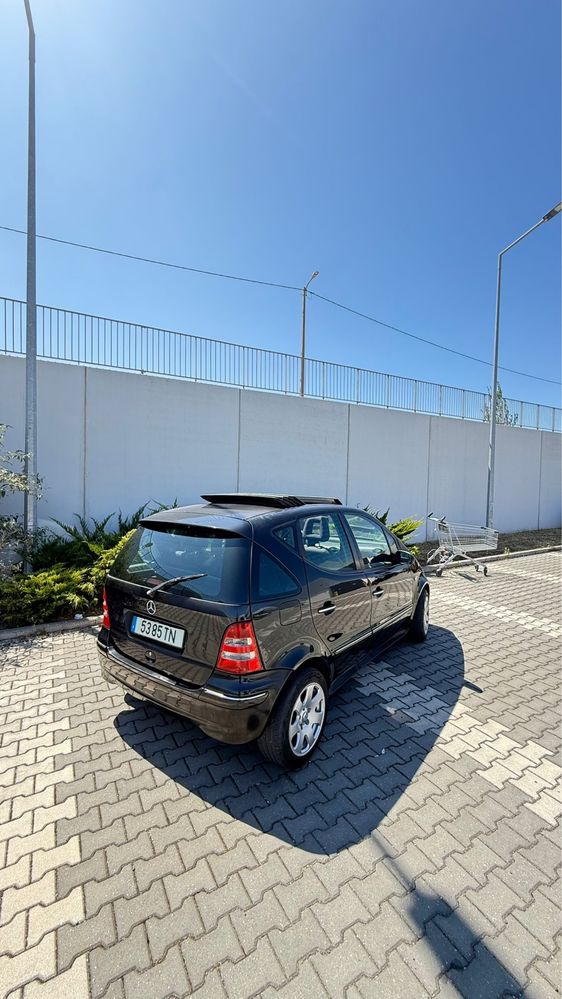 Mercedes Benz A 140 com teto de abrir