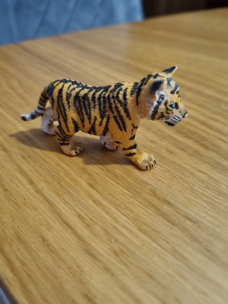 Mały tygrys schleich figurka