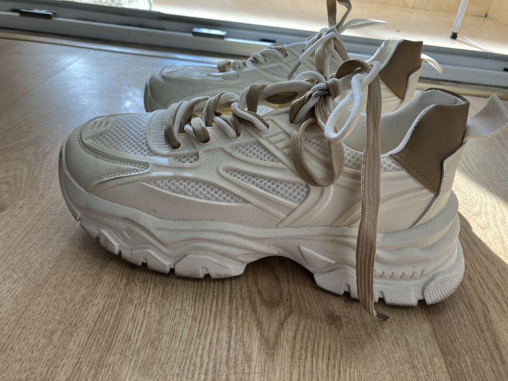 Tenis com pouco uso