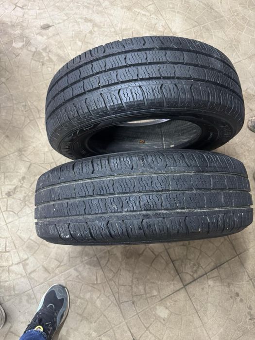 Гума зимова 215/65/R16c