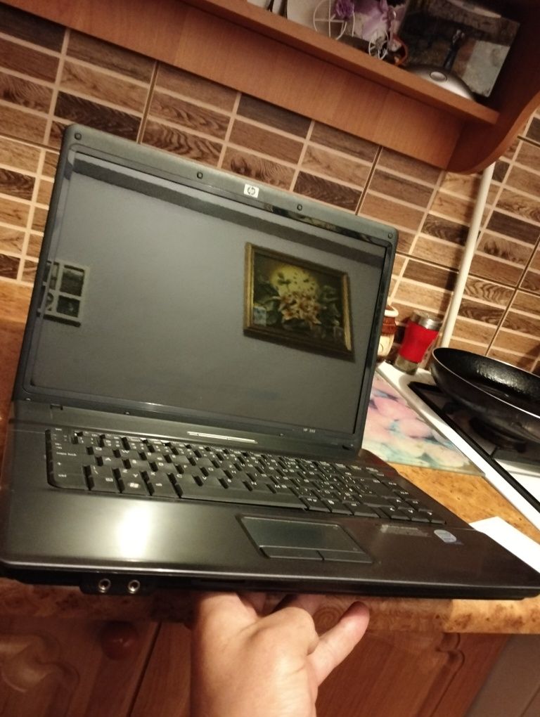 Ноутбук hp, робочий !
