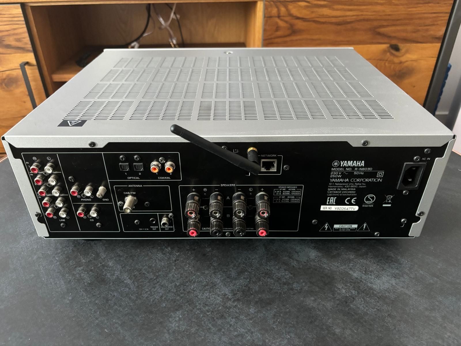 Yamaha r-n803d amplituner sieciowy