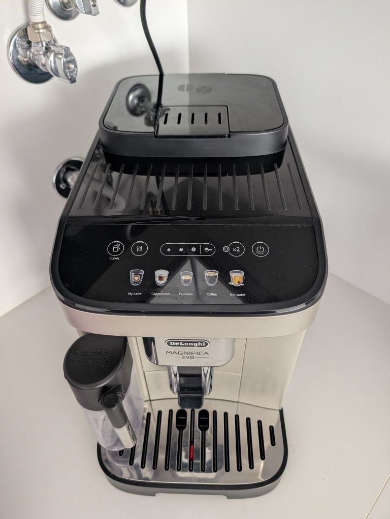 Máquina de Café Automática DeLonghi Magnifica Evo