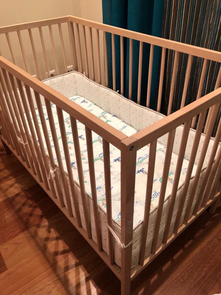 Berço cama e colchao marca trama