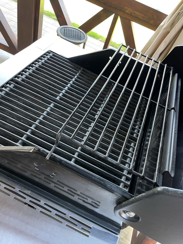 Газовий Гриль Char-Broil Professional 2200S.
