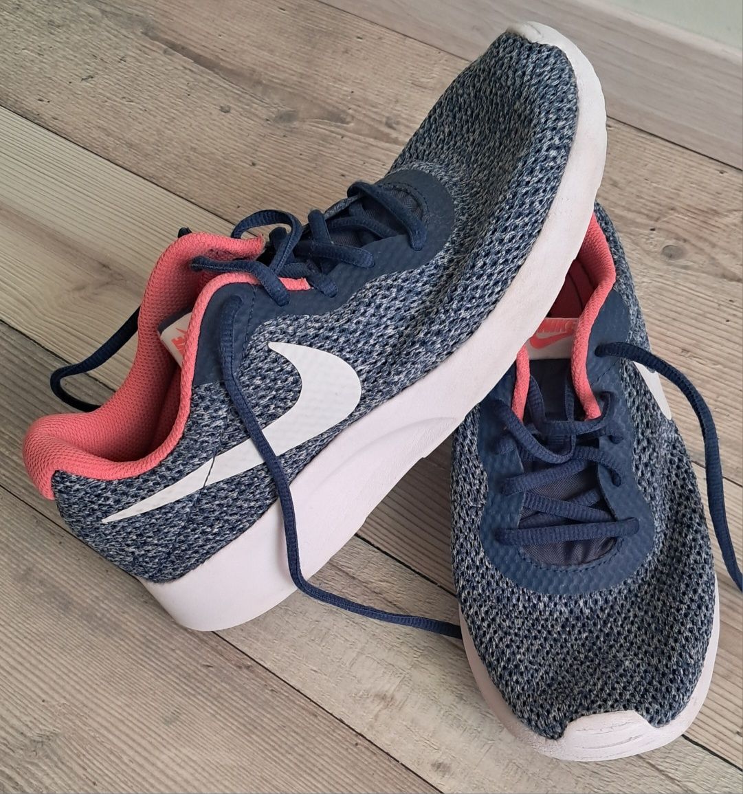 Кросівки NIKE (р.40)