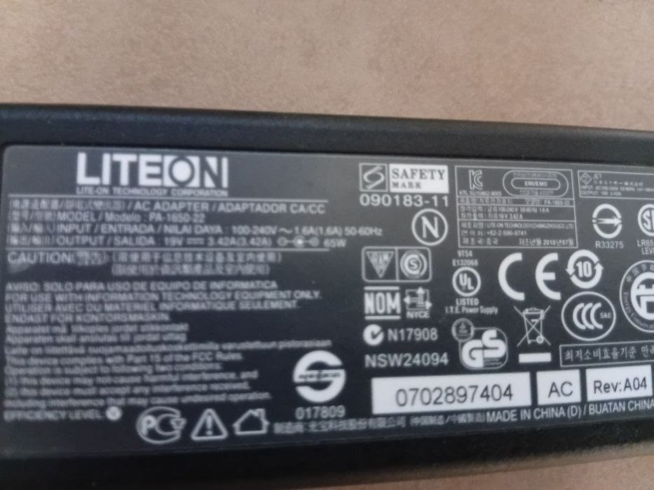 Блок живлення ноутбука 19V   3,42A