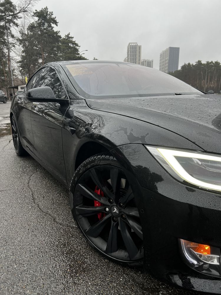 Tesla Model S Perfomance Ludicrous