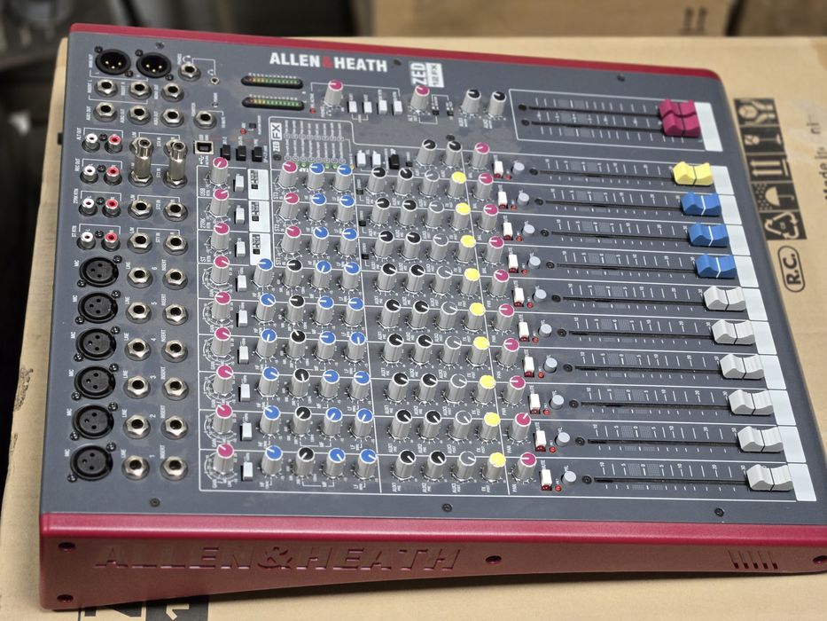 Мікшерний пульт Allen & Heath ZED-12FX