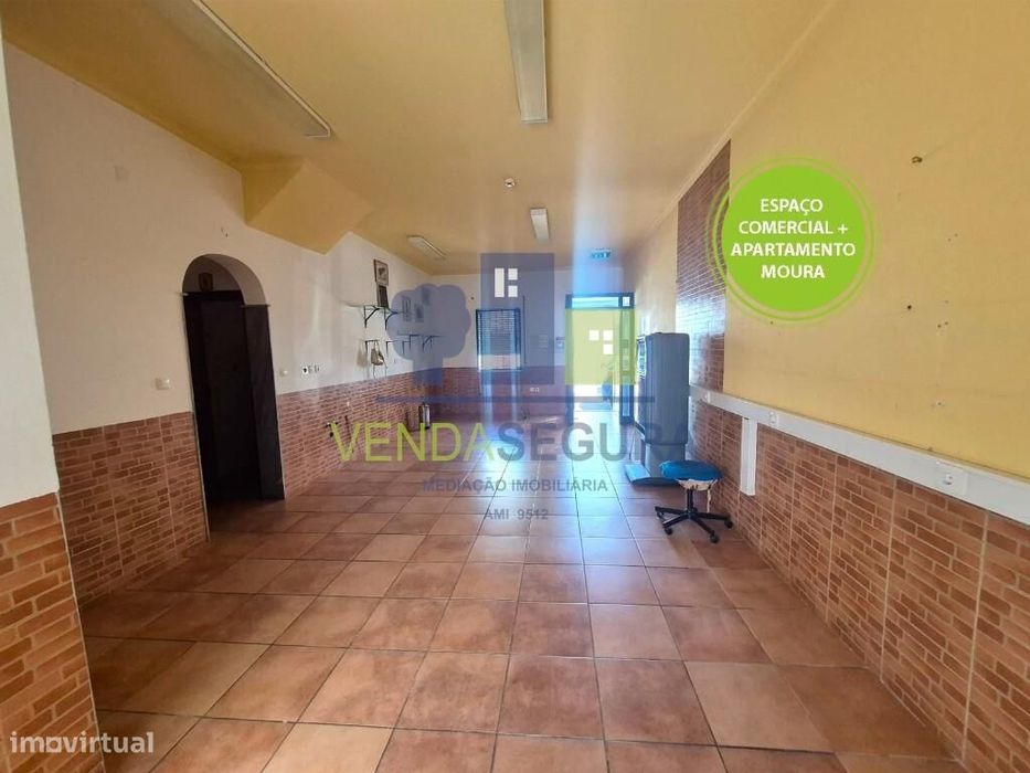 Espaço Comercial + Apartamento T1 | Zona da Salúquia | Moura