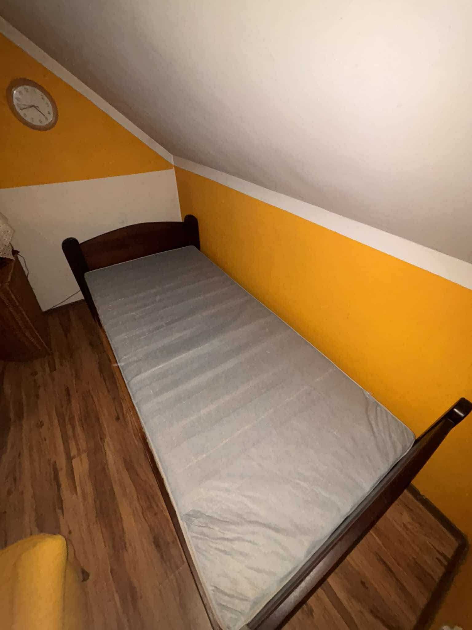 Zestaw mebli i łóżko