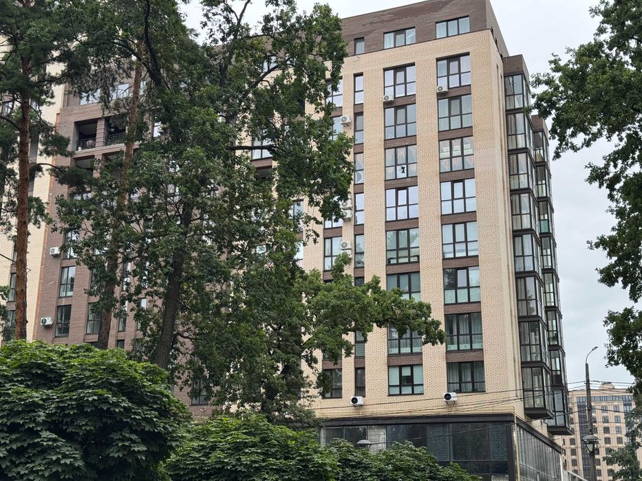 Квартира з видом на парк Правика. 2% оформлення.