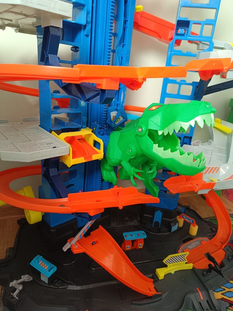 Mega Garaż Hot Wheels CITY T-rex