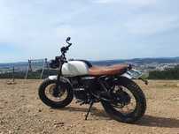 Mutt Akita 125, ano 2022, em excelente estado.