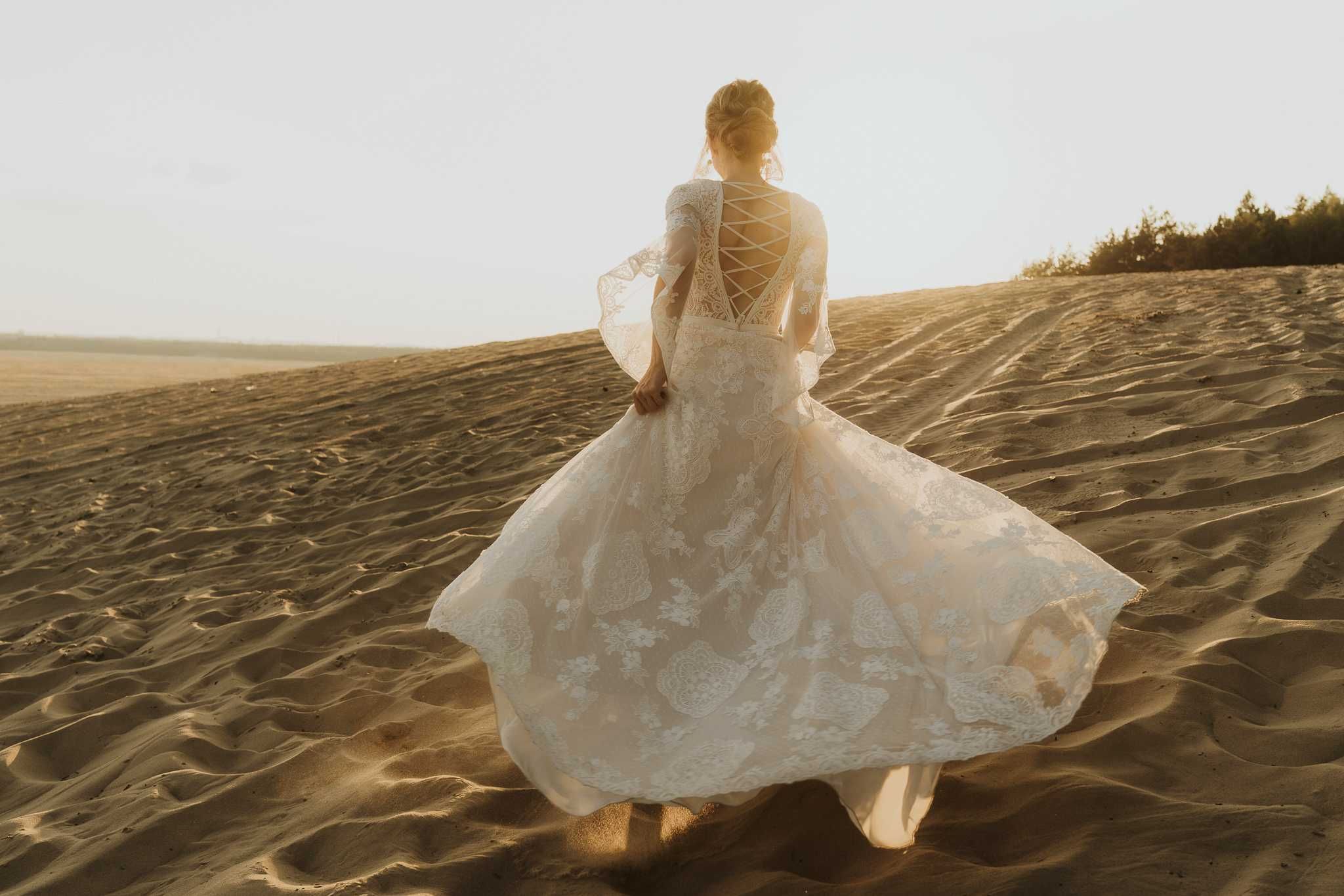 Suknia ślubna Lillian West 66064 champagne/ivory