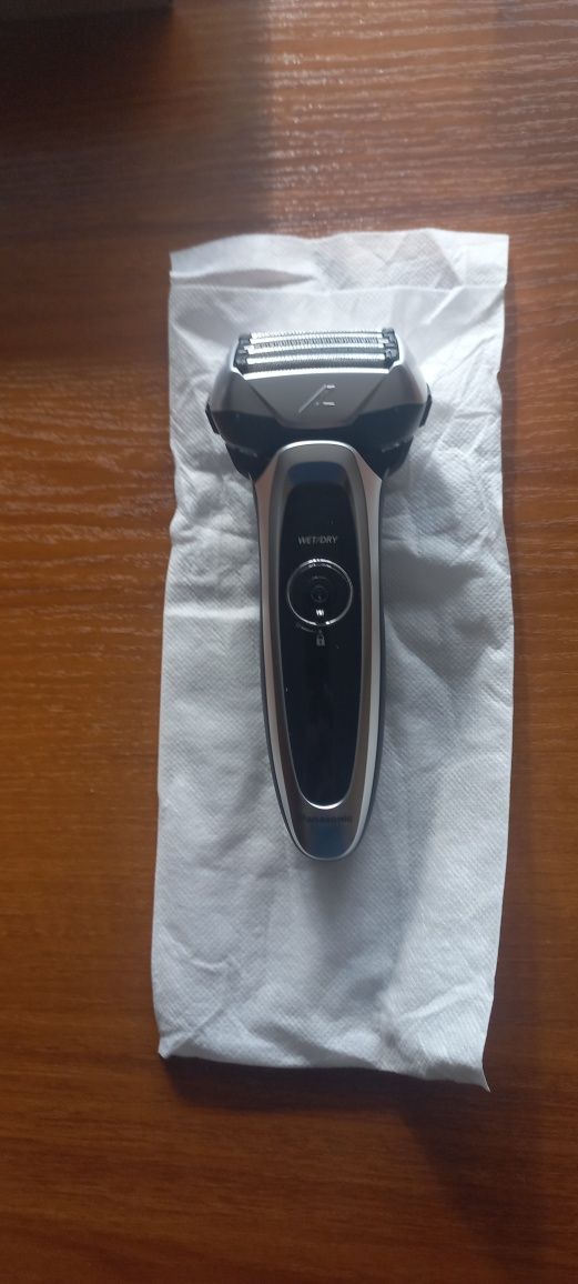 Продам бритву Panasonic es lv 65 s