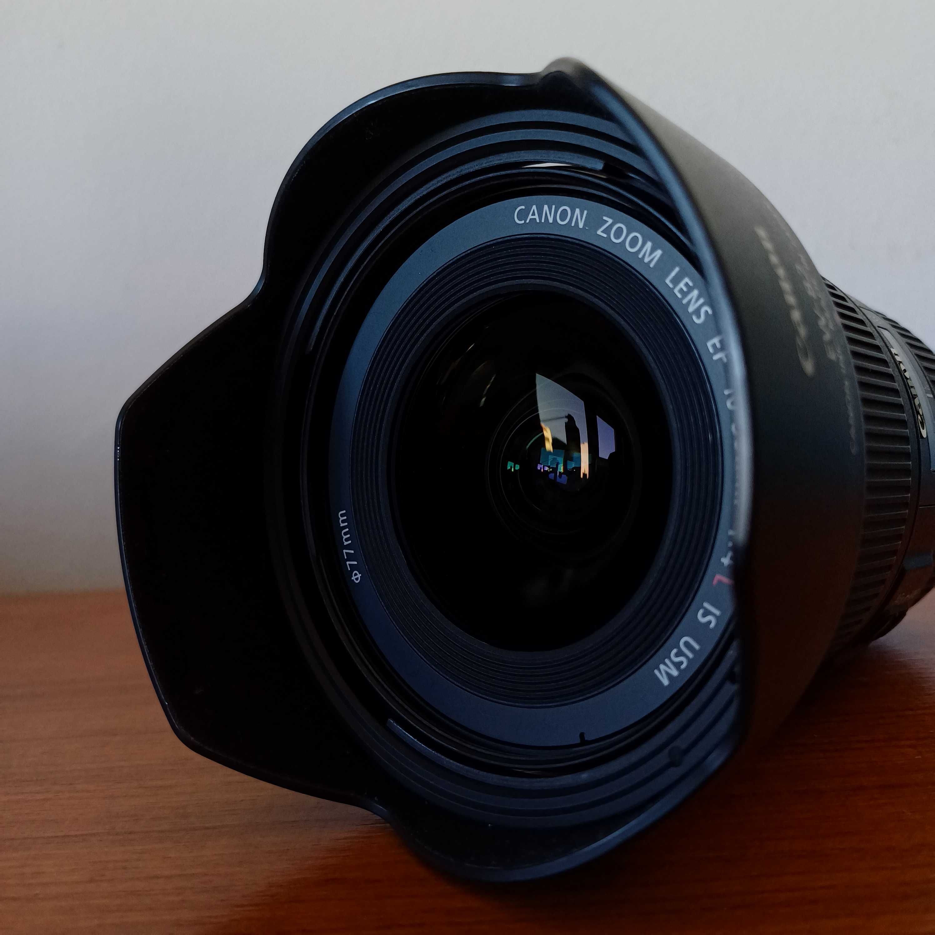 lente zoom Canon EF 16-35mm f/4 L IS USM